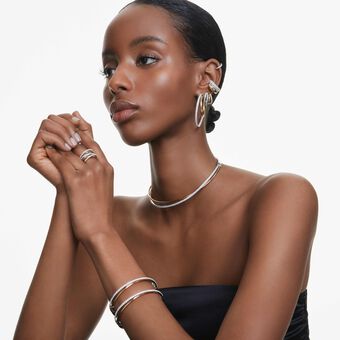 واثق ومنفتح